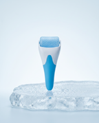 Tersella Frost, rodillo facial frío sobre un bloque de hielo